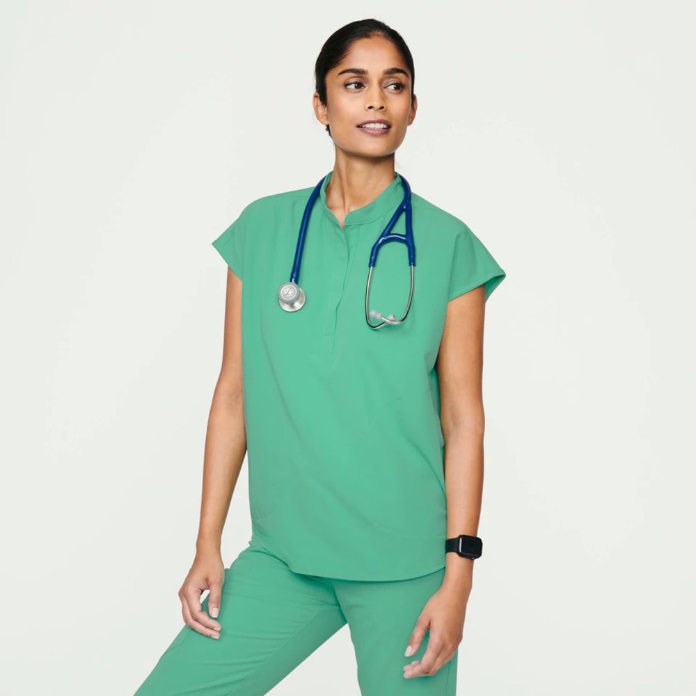 NWT Figs Rafaela in Oversized Scrub Top in Surgical Green